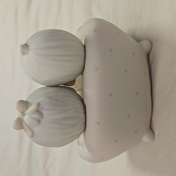 Precious Moments Memories of Our Wedding figurine - Picture 4 of 7